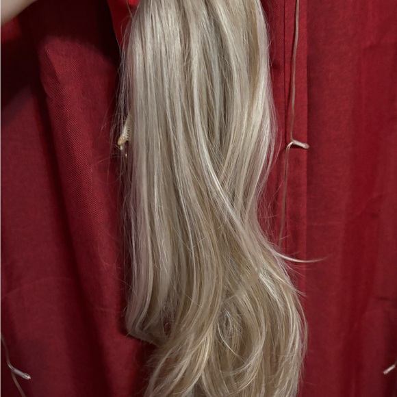 Blonde Hair Extensions - Picture 5 of 8
